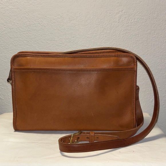 Coach Handbags - Coach Vintage British Tan Swagger Bag